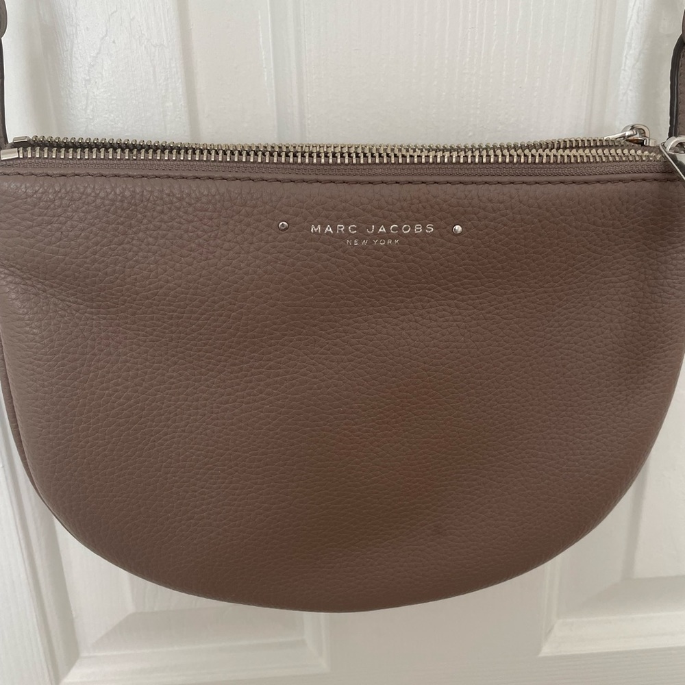 Marc Jacobs gray crossbody purse